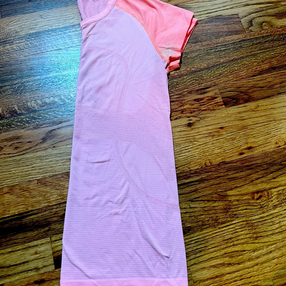 Lululemon short sleeve swiftly top